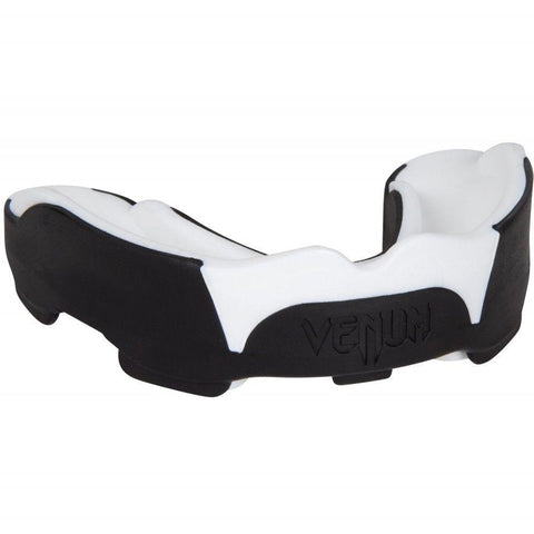 VENUM PREDATOR MOUTHGUARD BLACK/WHITE  - Gumshield Boxing Rugby MMA